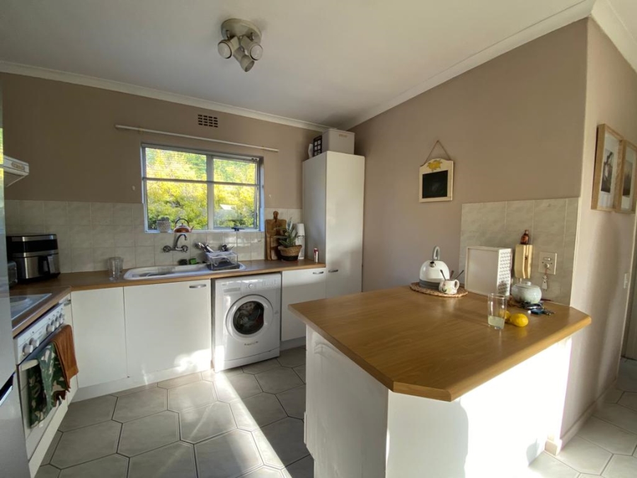 To Let 2 Bedroom Property for Rent in Loevenstein Western Cape